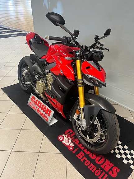 Ducati Streetfighter V4 S 2 of 3