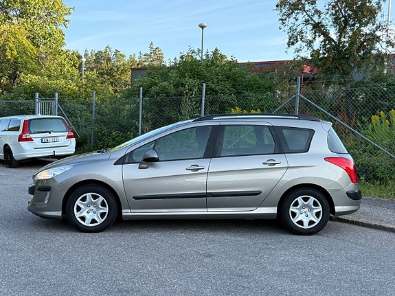 Peugeot 308 SW 2 of 21