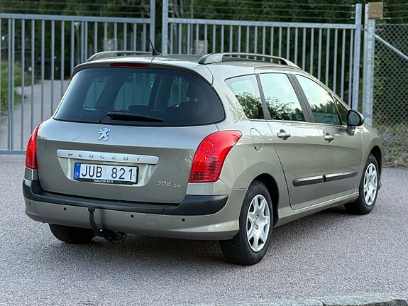 Peugeot 308 SW 12 of 21