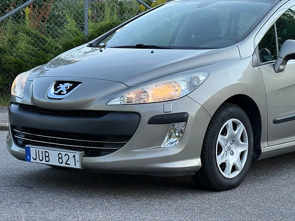 Peugeot 308 SW 3 of 21