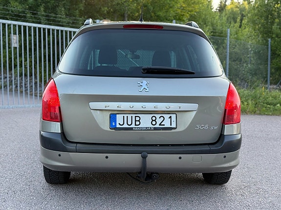 Peugeot 308 SW 14 of 21
