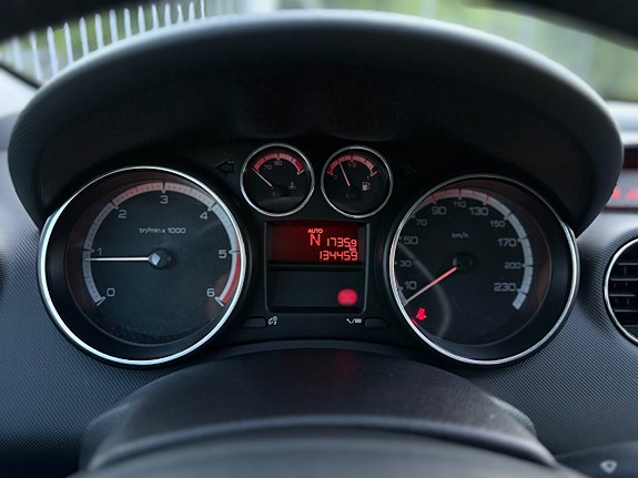 Peugeot 308 SW 10 of 21