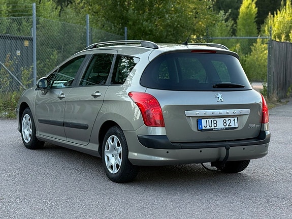 Peugeot 308 SW 13 of 21
