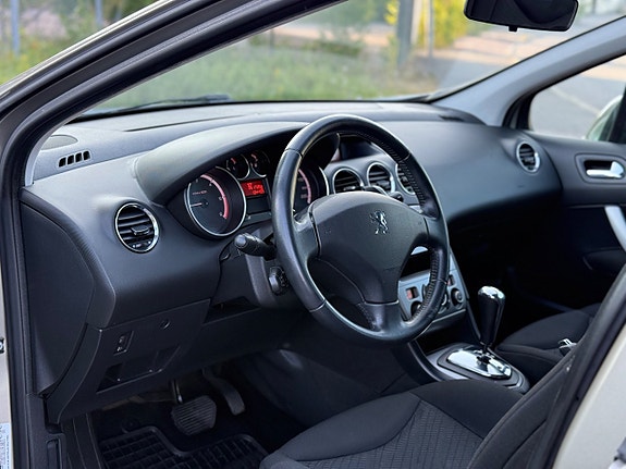 Peugeot 308 SW 20 of 21