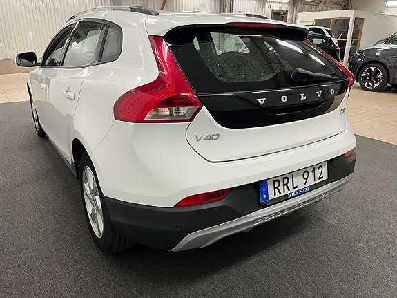 Volvo V40 Cross Country 3 of 7