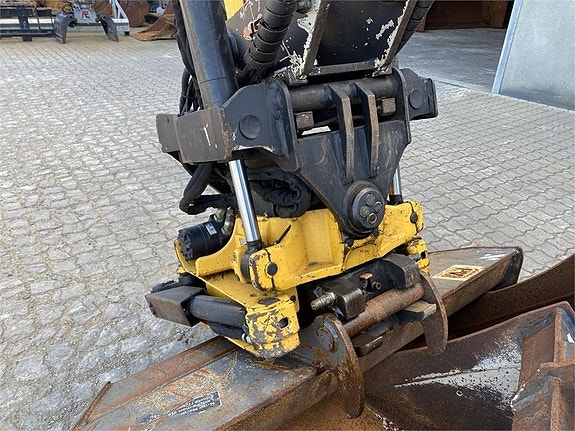 Komatsu PC80MR-5 9 of 10