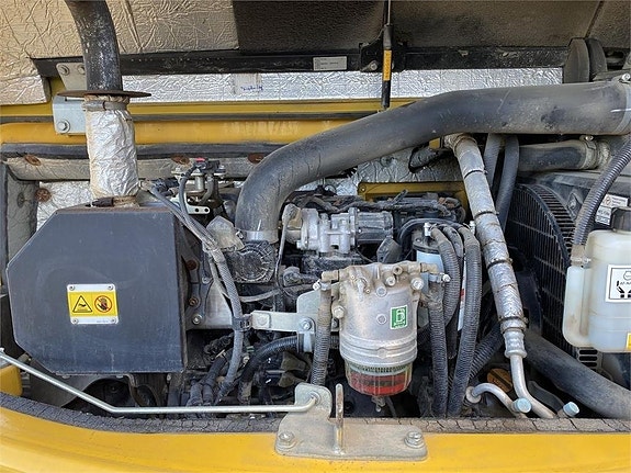 Komatsu PC80MR-5 8 of 10
