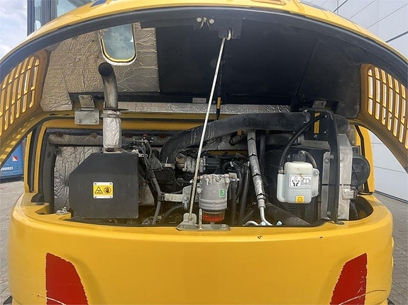 Komatsu PC80MR-5 8 of 11
