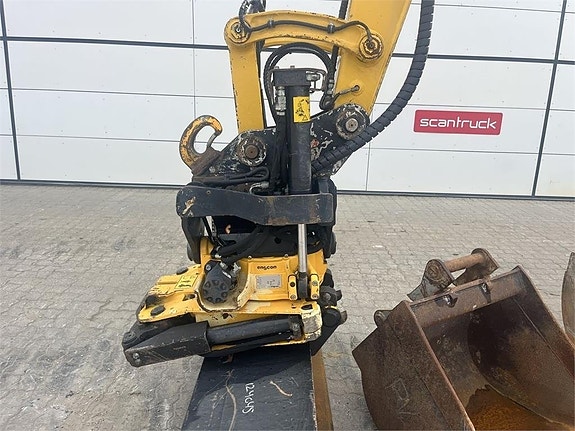 Komatsu PC80MR-5 10 of 11