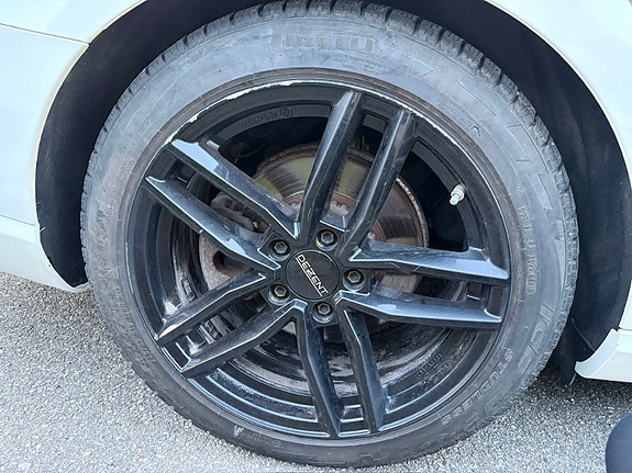 Mercedes-Benz E220 d 23 of 26