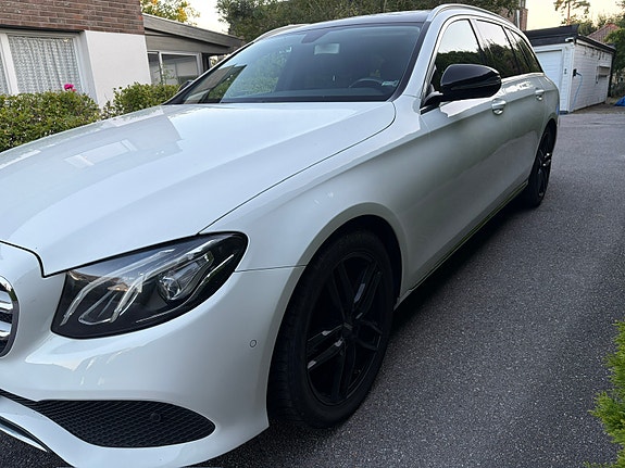 Mercedes-Benz E220 d 4 of 26