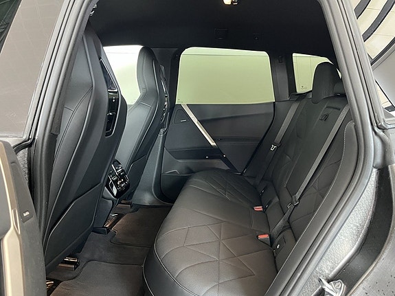 BMW iX 12 of 16