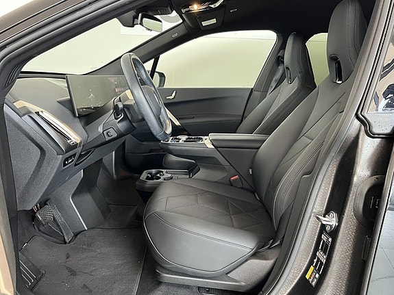 BMW iX 5 of 16