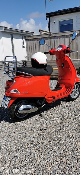 Vespa LX 125 3 of 4