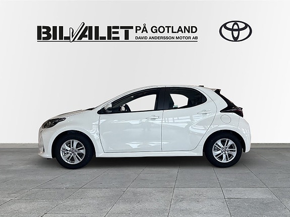 Toyota Yaris 3 of 11