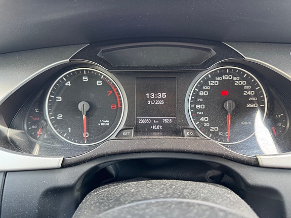 Audi A4 5 of 28