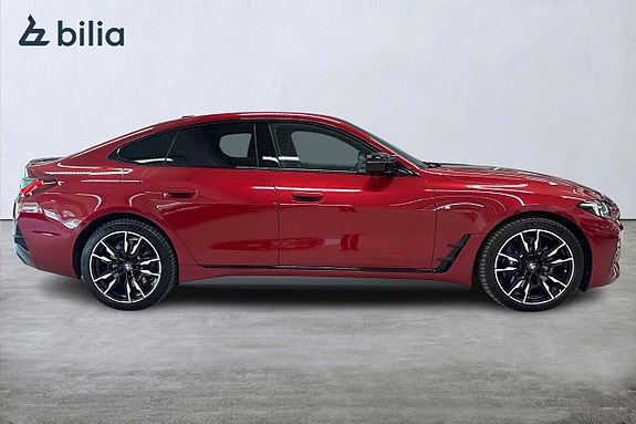 BMW i4 16 of 18