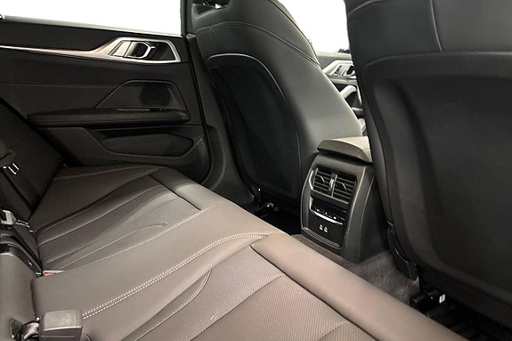 BMW i4 7 of 18