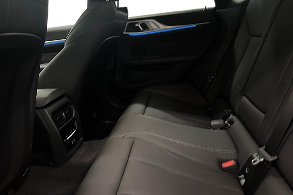BMW i4 11 of 18