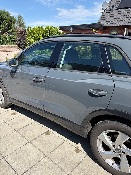 Audi Q3 2 of 6