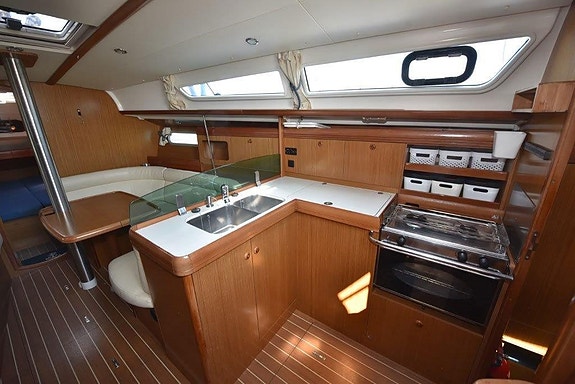 Jeanneau Sun Odyssey 36i 14 of 22