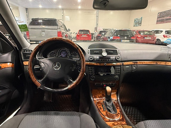 Mercedes-Benz E240 8 of 15