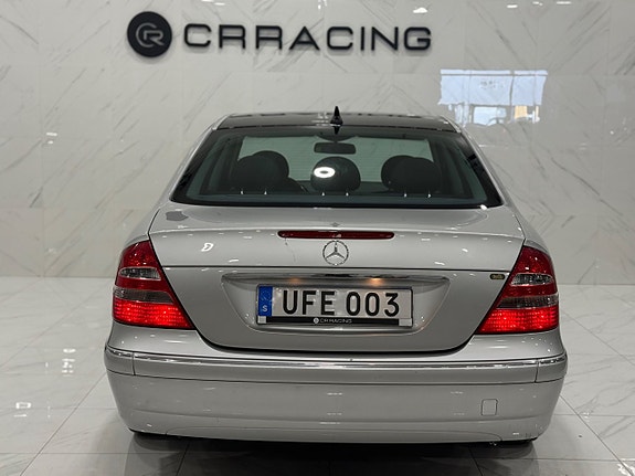 Mercedes-Benz E240 13 of 15