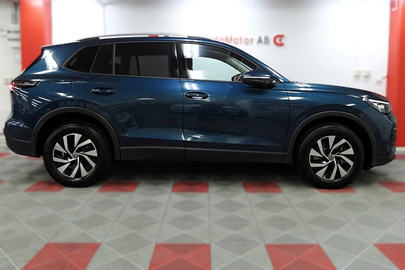Volkswagen Tiguan 12 of 30