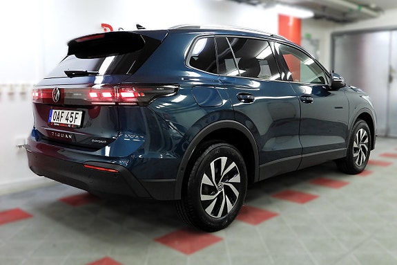 Volkswagen Tiguan 11 of 30