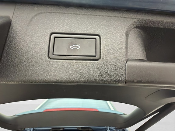 Volkswagen Passat 28 of 30