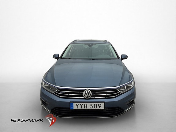 Volkswagen Passat 2 of 30