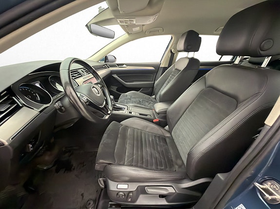 Volkswagen Passat 11 of 30
