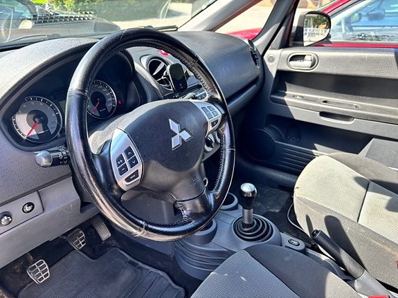 Mitsubishi Colt 3 of 7