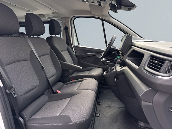 Renault Trafic 10 of 18