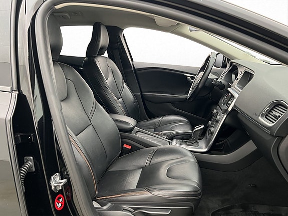 Volvo V40 Cross Country 24 of 30