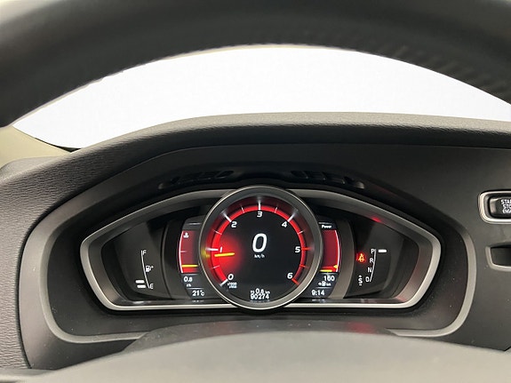 Volvo V40 Cross Country 16 of 30