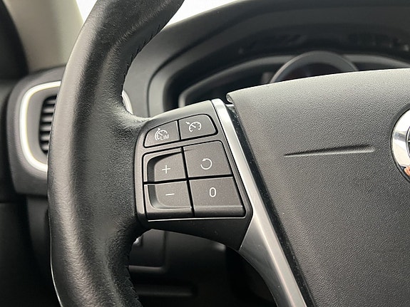 Volvo V40 Cross Country 15 of 30