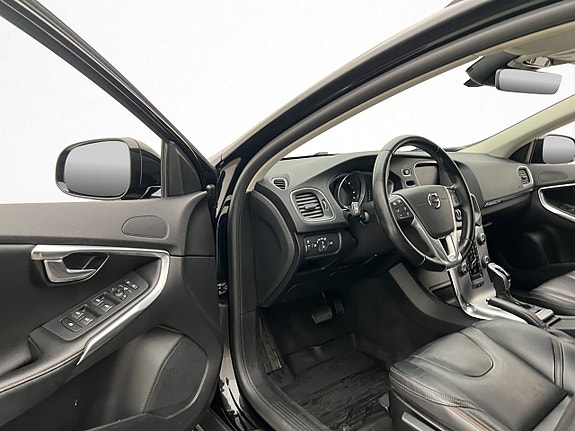 Volvo V40 Cross Country 10 of 30