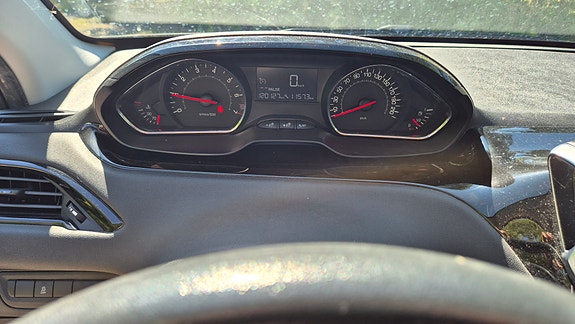 Peugeot 208 4 of 4