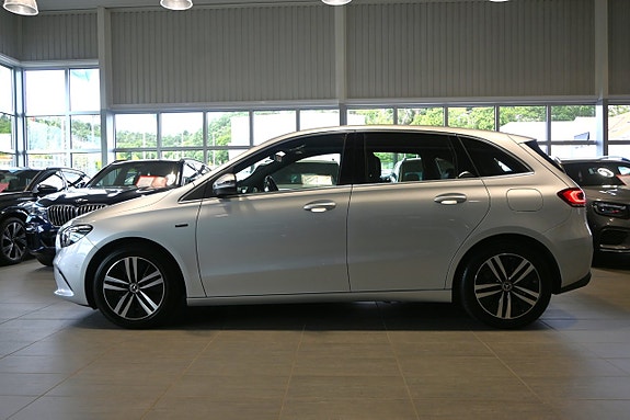 Mercedes-Benz B250 e 2 of 27