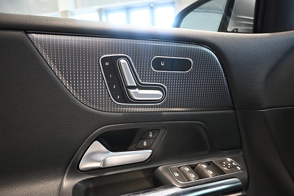 Mercedes-Benz B250 e 17 of 27
