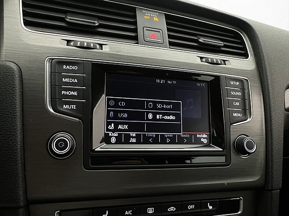 Volkswagen Golf I 17 of 27