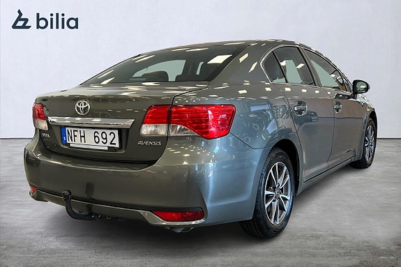 Toyota Avensis 19 of 22