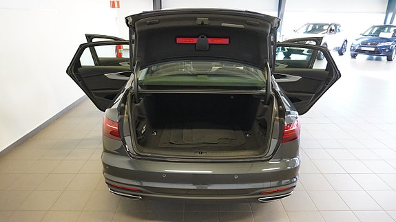 Audi A4 9 of 24