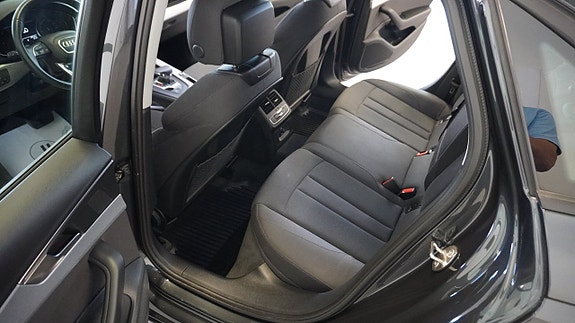 Audi A4 8 of 24