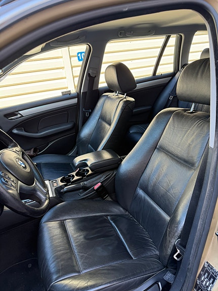 BMW 330Xi 5 of 5