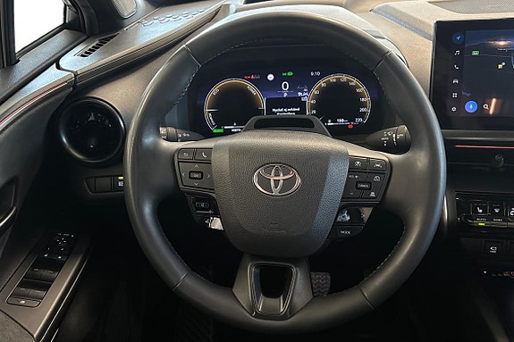 Toyota C-HR 13 of 21