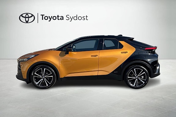 Toyota C-HR 4 of 21