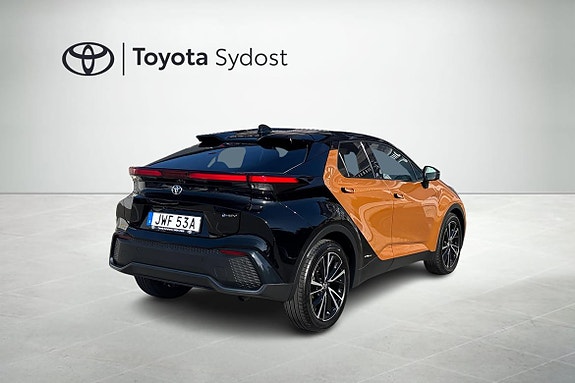 Toyota C-HR 3 of 21