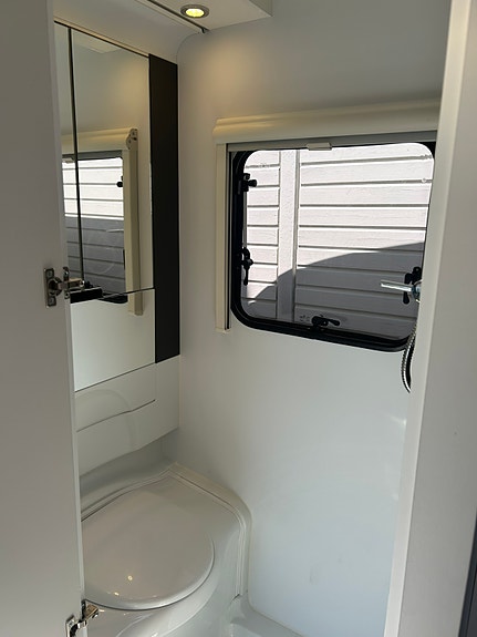 Adria Action 391PH 7 of 10